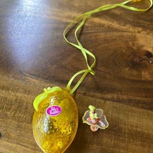 So cute! Lemon Polly Pocket necklace. All pieces! Great Condition!